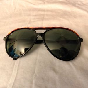 Ray-Ban Vintage B&L traditional sunglasses France.